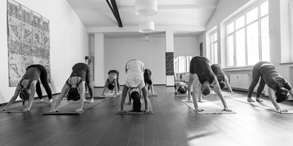 Yogakurs - vorhandenes Yogazubehör: Yogablöcke - Köln Lindenthal - Ashtanga Yogawerkstatt