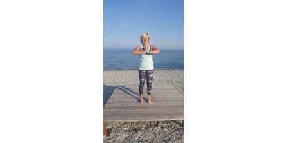 Yogakurs - Art der Yogakurse: Offene Kurse (Einstieg jederzeit möglich) - Yoga am See. Hier in Podersdorf. - Dr. Sylvia Hanusch