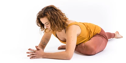 Yogakurs - Art der Yogakurse: Offene Kurse (Einstieg jederzeit möglich) - Darmstadt Darmstadt-West - Amara Yoga