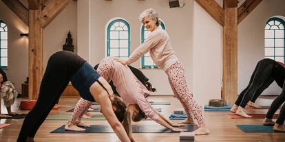 Yogakurs - Kurse mit Förderung durch Krankenkassen - Berlin-Stadt Bezirk Lichtenberg - Brigitte Zehethofer