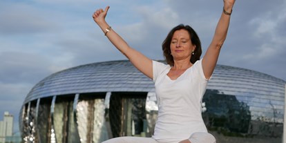 Yogakurs - Mitglied im Yoga-Verband: 3HO (3HO Foundation) - Düsseldorf - Kundalini Yoga - Sabine Birnbrich