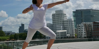 Yogakurs - Weitere Angebote: Seminare - Düsseldorf Stadtbezirk 1 - Kundalini Yoga.....

Die Übungen sind dynamisch und kräftigend, sanft bis herausfordernd, meditativ und entspannend. Sie fördern die eigene innere Stärke, um die Anforderungen unseres modernen Lebens besser zu meistern - Sabine Birnbrich