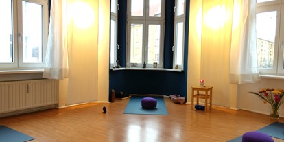 Yoga course - Kurssprache: Deutsch - Berlin-Stadt Köpenick - Unser Raum in Köpenick.
Bahnhofstr. 7, 12555 Berlin - The Yogabridge Berlin