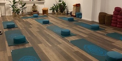 Yogakurs - vorhandenes Yogazubehör: Sitz- / Meditationskissen - Duisburg - Michaela Molls