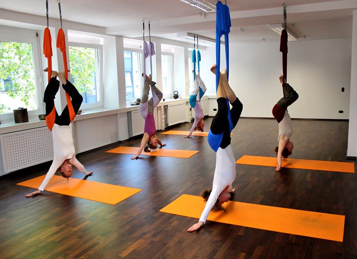 yoga - https://scontent.xx.fbcdn.net/hphotos-xat1/t31.0-8/s720x720/1291963_560834640652493_1098776763_o.jpg - Yogamar