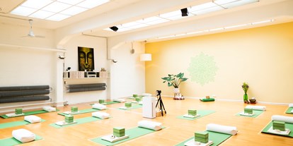 Yoga course - Kurse mit Förderung durch Krankenkassen - Ruhrgebiet - Rundum Yoga