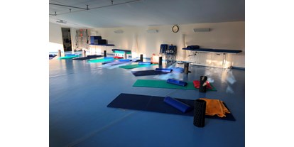 Yoga course - vorhandenes Yogazubehör: Yogagurte - Yin Yoga in der HoyReha in Hoyerswerda.  - YogaSeeleLeben