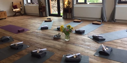 Yoga course - vorhandenes Yogazubehör: Yogagurte - Schwarzwald - Tanja Haas BREATH & SPIRIT Yoga im Schwarzwald