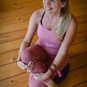 Yoga - devi Yoga Christine Howe