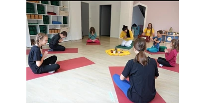 Yogakurs - vorhandenes Yogazubehör: Yogagurte - Bichl (Landkreis Bad Tölz-Wolfratshausen) - Yogagarten / Yogaschule Penzberg Bernhard und Christine Götzl