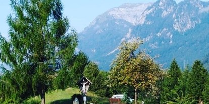 Yogakurs - vorhandenes Yogazubehör: Meditationshocker - Oberbayern - Yoga am Berg ~ Campingplatz Tirol - Yogagarten / Yogaschule Penzberg Bernhard und Christine Götzl