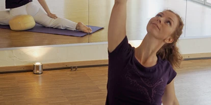 Yoga course - Kurse mit Förderung durch Krankenkassen - Löhne - Tanzschule Miriam Finze