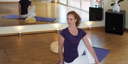 Yoga course - Erfahrung im Unterrichten: > 100 Yoga-Kurse - Miriam Finze in der Tanzschule Miriam - Tanzschule Miriam Finze