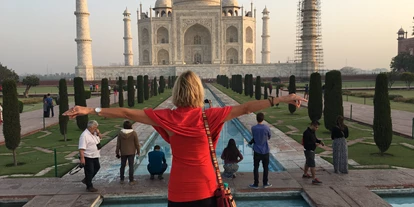Yoga course - vorhandenes Yogazubehör: Yogablöcke - Region Bodensee - Taj Mahal in Agra  - Karin Hutter