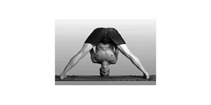 Yoga course - Art der Yogakurse: Offene Kurse (Einstieg jederzeit möglich) - Germany - ASHTANGA YOGA RAUM FRANKFURT - CHRIS - PRASARITA - ASHTANGA YOGA RAUM FRANKFURT