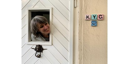 Yogakurs - Kurssprache: Deutsch - Niederrhein - Herzlich willkommen im Kleinen Yogahaus Cronenberg - KYC  - Susanne Spottke, Kleines Yogahaus Cronenberg