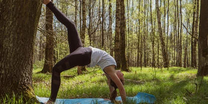 Yoga course - geeignet für: Dickere Menschen - Dresden Pieschen - Waldyoga