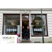 yoga - YogaYa Claudia und Michael Wiese