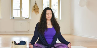 Yogakurs - Kurse für bestimmte Zielgruppen: Kurse nur für Männer - Schenefeld (Kreis Pinneberg) - Alina Zach Yogalina yoga medtation - Yogalina