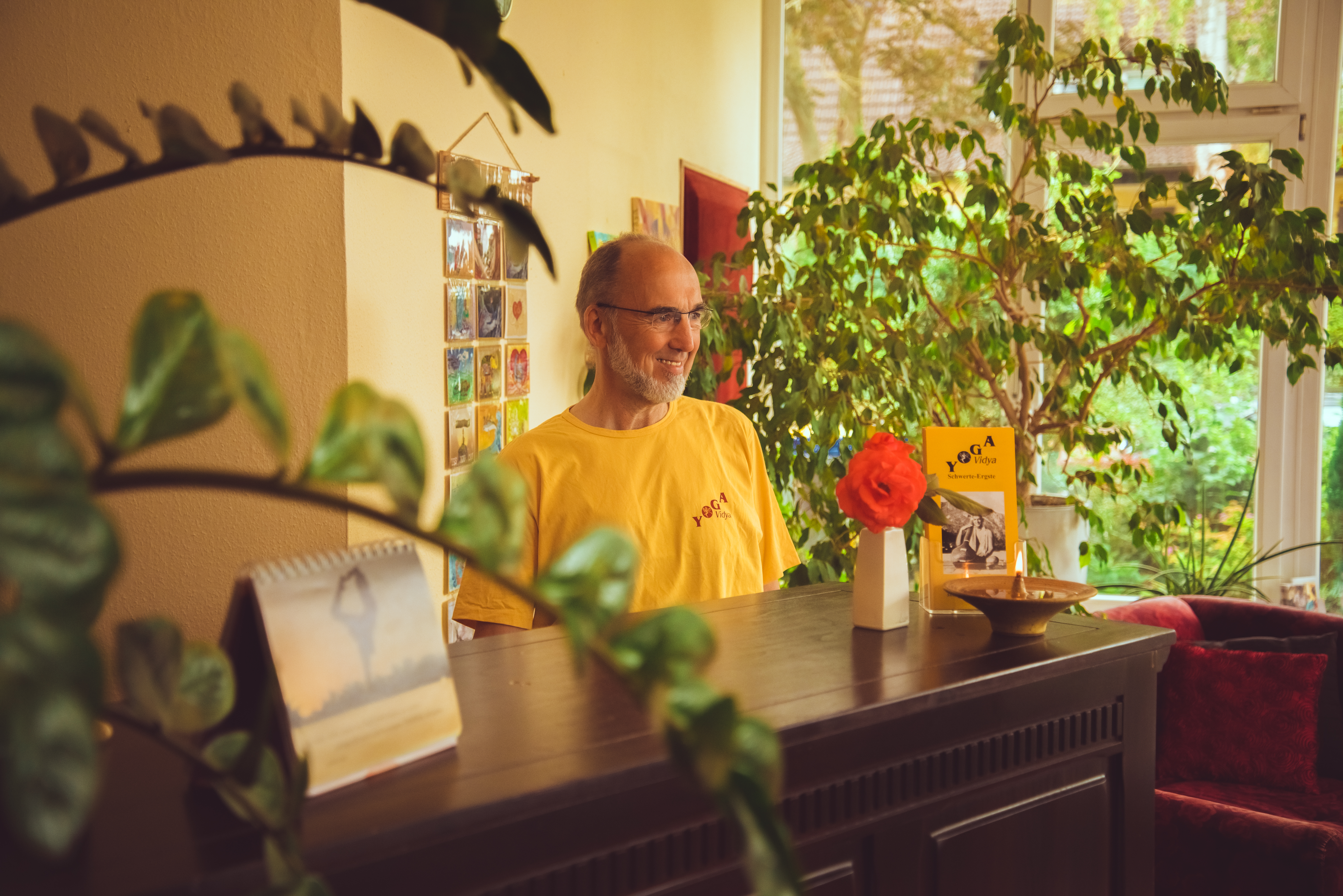 yoga - Die Yoga-Bar am Eingang - Yoga Vidya Schwerte