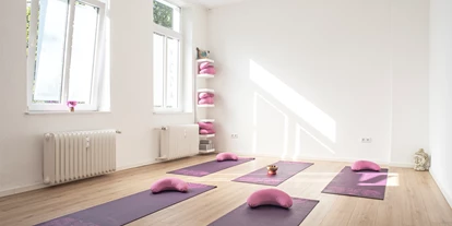 Yoga course - geeignet für: Frisch gebackene Mütter - Tönisvorst - Kursraum Grenzstr. 127 - Yogalebenkrefeld