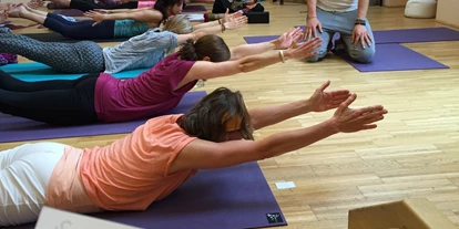 Yoga course - vorhandenes Yogazubehör: Yogagurte - be better YOGA Lehrerausbildung, Modul A/20
