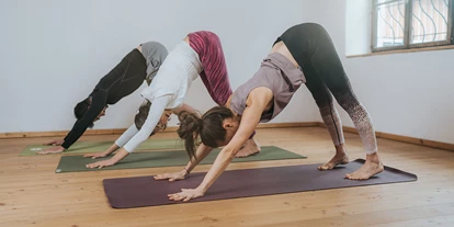 Yogakurs - vorhandenes Yogazubehör: Yogamatten - Völs - Yoga mit Christina