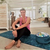 Yoga - Willkommen 
bei Yoga-Parinama

meine Name ist Christine Fischer und ich betreibe eine gemütliches Yogastudio in Neuburg an der schönen Donau

Neben Kursen vor Ort biete ich auch unterschiedliche Onlinekurse an. Schau einfach mal auf unsere Seite unter:

www.yoga-parinama.de - Yoga Parinama - Online-Yoga-Kurse & Vor Ort Kurse