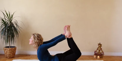Yogakurs - Art der Yogakurse: Geschlossene Kurse (kein späterer Einstieg möglich) - Der Bogen - Dhanurasana
Stärkt die Rückenmuskeln, flexibilisiert die Wirbelsäule, massiert die Bauchorgange. - Anja Bornholdt - Yoga in Germersheim