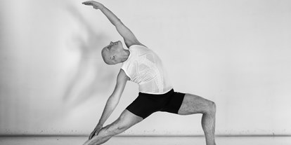 Yogakurs - Art der Yogakurse: Probestunde möglich - Offenbach - Jörg Wenzel
Tanz Yoga Frankfurt
http://www.tanz-yoga-frankfurt.de - Jörg Wenzel - Tanz Yoga Frankfurt