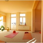 Yoga - https://scontent.xx.fbcdn.net/hphotos-prn2/t31.0-8/s720x720/1015544_390076387764240_1102235302_o.jpg - Yogastudio-padma Leipzig