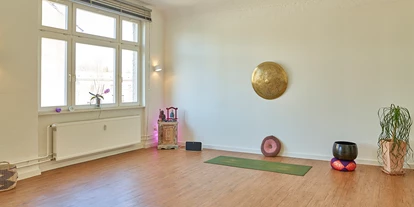 Yoga course - vorhandenes Yogazubehör: Decken - Frankfurt am Main Innenstadt II - Unser "kleiner Yoga Raum" - Samana Yoga - Rebalancing Life! in Offenbach