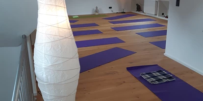 Yogakurs - vorhandenes Yogazubehör: Sitz- / Meditationskissen - Mainz Mainz-Hechtsheim - Yogastudio ASana Yoga Mainz - ASana Yoga Mainz