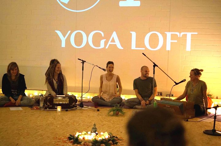 yoga - https://scontent.xx.fbcdn.net/hphotos-xap1/t31.0-8/s720x720/12622164_1500073523633047_2819867765745721574_o.jpg - YOGA LOFT I The Yoga Institute Mannheim