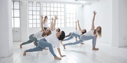 Yogakurs - geeignet für: Schwangere - Hamburg - Aloha - wir sind Power Yoga Institute! - Power Yoga Institute Schanze