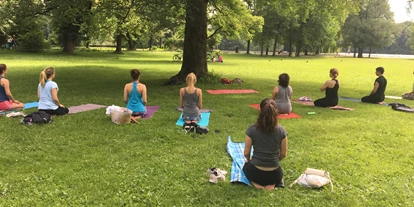 Yoga course - vorhandenes Yogazubehör: Yogamatten - München Haidhausen - Katja Bienzeisler