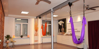 Yoga course - Kurse für bestimmte Zielgruppen: barrierefreie Kurse - der flexible Raum kann gemietet werden - Heike- Seewald- Blunert