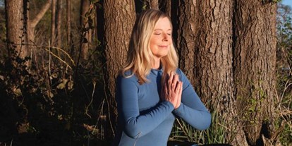 Yogakurs - Ambiente: Große Räumlichkeiten - Schleswig-Holstein - Suzanne Kern Meditations-Lehrerin aus Eutin - Suzanne Kern Yoga Meditation Coaching in Eutin