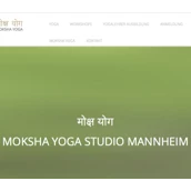 yoga - Screenshot vom 01.05.2015 (Quelle: http://www.mokshayogastudio.de/) Der Screenshot dient dazu, den Besuchern von yoga-studios.info einen ersten optischen Eindruck vom Yogaangebot des Eintrags zu unterbreiten und wird angezeigt, solange der Eintrag noch keine Bilder hinterlegt hat. - Moksha Yoga Studio Mannheim