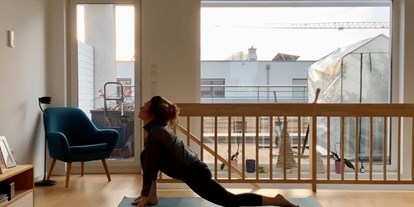 Yogakurs - Ambiente: Kleine Räumlichkeiten - Berlin-Stadt Friedenau - Yoga-Lehrerin | Kati Degenhardt Yoga | Moayoga Berlin