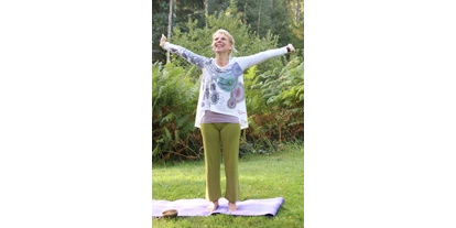 Yogakurs - vorhandenes Yogazubehör: Yogagurte - Dahme - ©Andrea Keil - Sandra Schwardt Yoga, Meditation und Entspannung in Kellenhusen