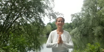 Yoga course - Art der Yogakurse: Probestunde möglich - Bergheim (Bergheim) - Ich grüße das Licht in dir! - Annette Bhagavantee Paul