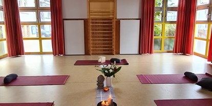 Yoga course - Online-Yogakurse - North Rhine-Westphalia - Hatha Yoga am Donnerstag

Ev. Familienzentrum Arche
Asselner Hellweg 163
44319 Dortmund Asseln

19:30 - 20:45 Uhr - Carola May, Felt - " YOGI IN THE HOUSE", zertifizierte Yogalehrerin