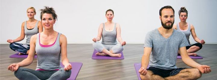 yoga - https://scontent.xx.fbcdn.net/hphotos-frc3/v/t1.0-9/s720x720/10849789_330108973862682_7067859532281577180_n.jpg?oh=463ad3cc476063a492a48c0d5b0eb597&oe=57684807 - PilatesLovesYoga