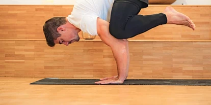 Yogakurs - vorhandenes Yogazubehör: Yogablöcke - Köln Lindenthal - Frischer Wind - Personal Training für Körper & Geist