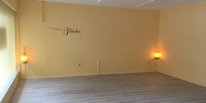 Yogakurs - Ambiente: Gemütlich - Ahrensburg - Der gemütliche Yogaraum. - Die YogaOase im Alstertal