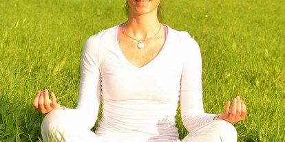 Yogakurs - Sauerland - YogaRosa Di Gaudio gibt Yoga-Klassen in der Natur . Dein Garten ist Willkommen - Yoga-Rosa  Leben in Balance  Retreat & Business Yoga-Kurse