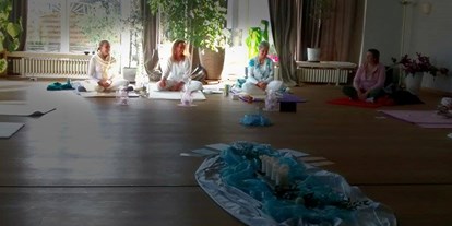 Yoga course - Kurse mit Förderung durch Krankenkassen - Oberbayern - Yoga-Together one