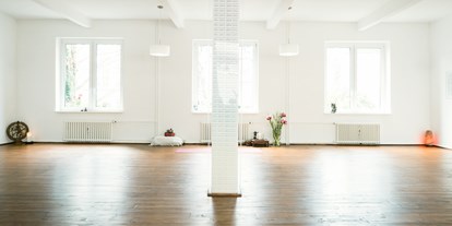 Yoga course - Kurssprache: Deutsch - Düsseldorf - Yogaraum1 - Yogaloft Düsseldorf Friedrichstadt