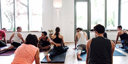 Yoga course - Kurssprache: Englisch - Düsseldorf - Shivasloft